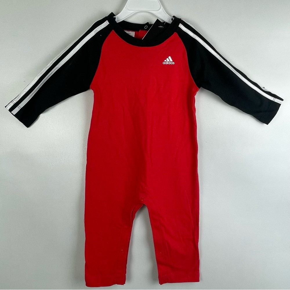 Adidas infant long sleeve union suit.  NWT.  Size 12‎ months